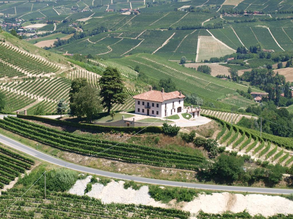 Villa Bricco Paglieri, Entire Villa Альба Екстер'єр фото